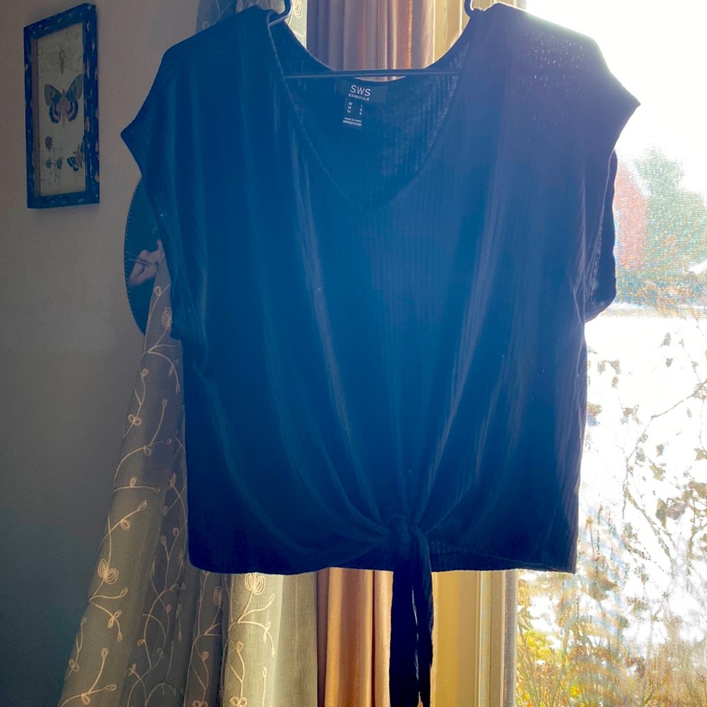 Black tie knot front tshirt